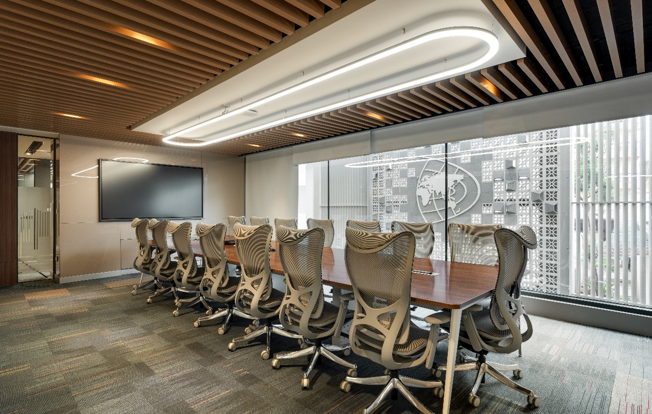 Executive meeting room from Blue Beam’s project collection with coordinated furniture and ceiling finishes
